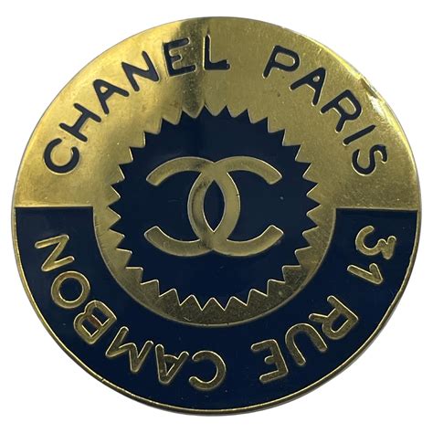 chanel brooch stamp|Meer.